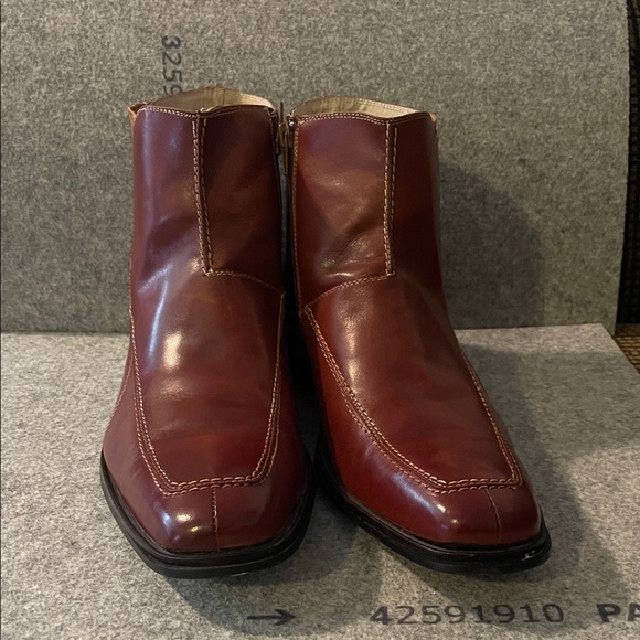 Men's Classic Brown Leather Boots - Picture 1 of 14